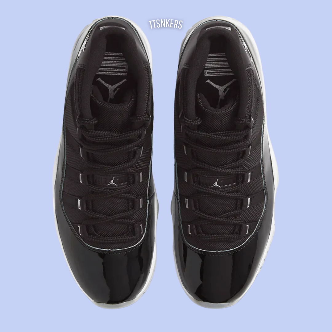 Jordan 11 Preto/Branco