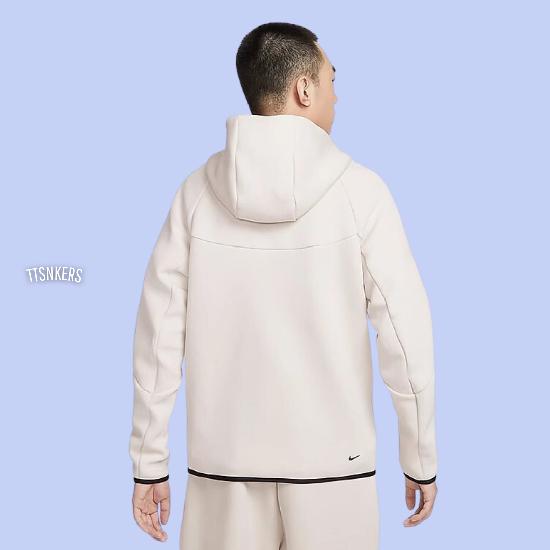 Conjunto Nike Tech Fleece Bege