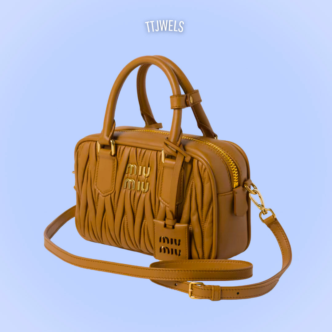 Bolsa MiuMiu Arcadia em Couro Matelassê - Caramelo