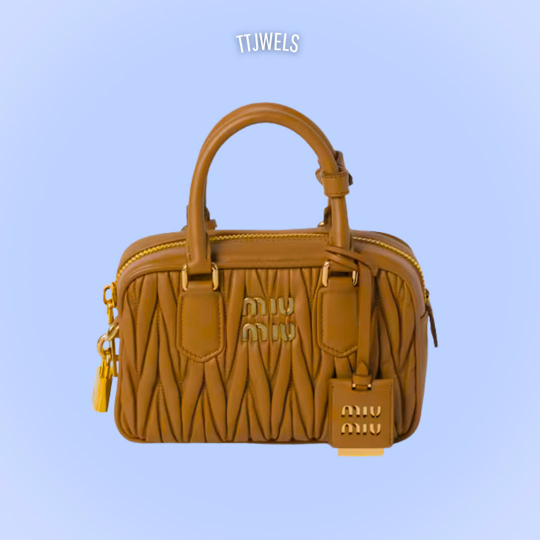 Bolsa MiuMiu Arcadia em Couro Matelassê - Caramelo