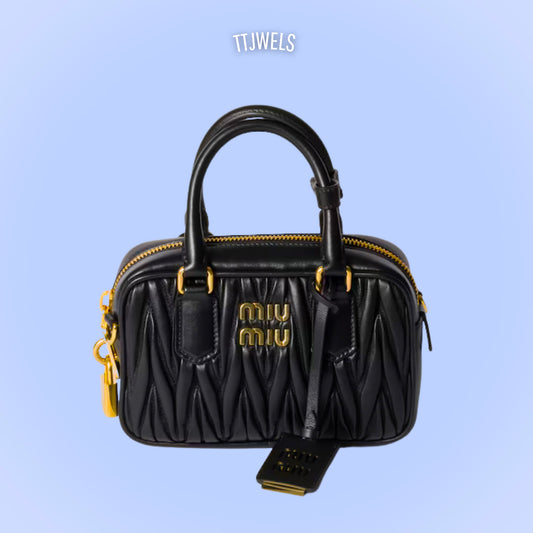 Bolsa MiuMiu Arcadia em Couro Matelassê - Noir